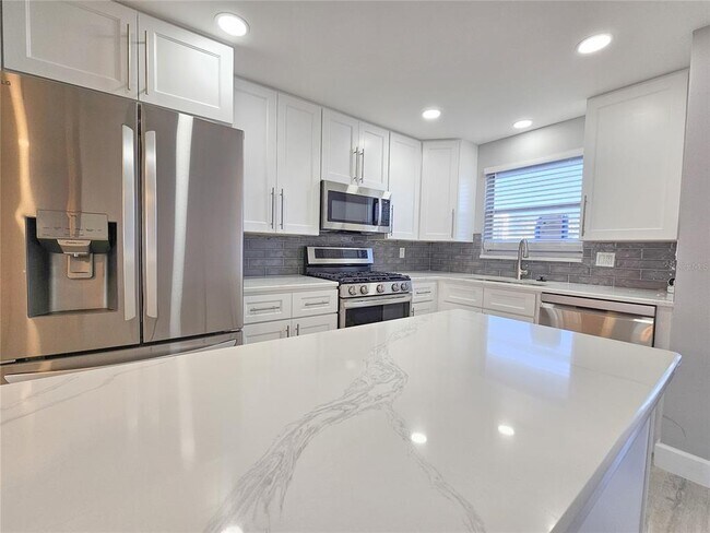 Foto del edificio - 5900 Shore Blvd S