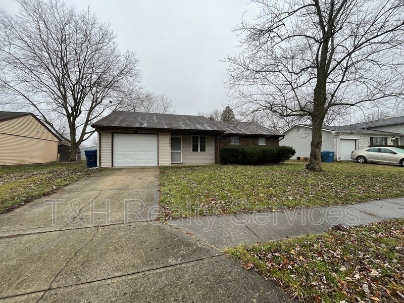 10405 Kiowa Dr, Indianapolis, IN 46235 House Rental in Indianapolis