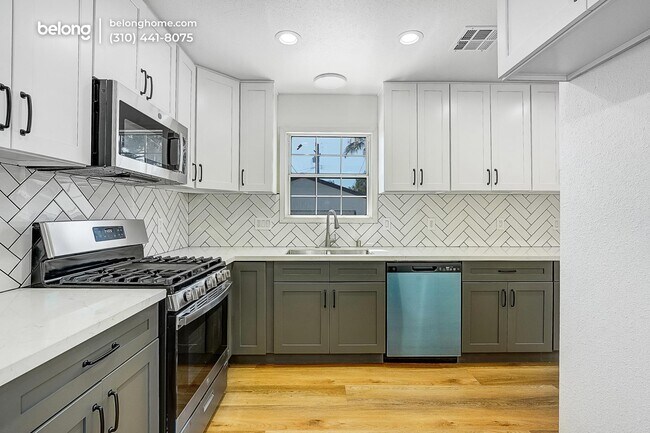 Building Photo - 157 S San Jose Dr
