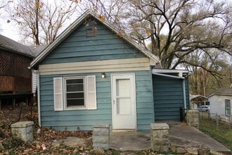 Building Photo - 314 S 10th St