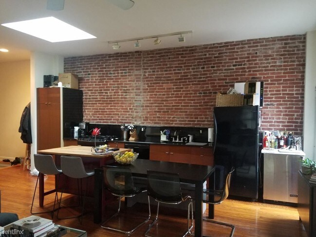 Foto del edificio - 250 S Van Pelt St