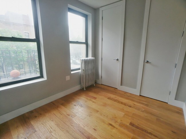 Building Photo - 440 Audubon Ave