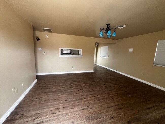 Building Photo - 6370-6370 Tamarisk Ave