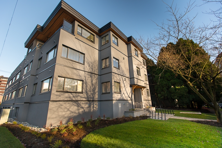 Photo principale - 1075 Burnaby St