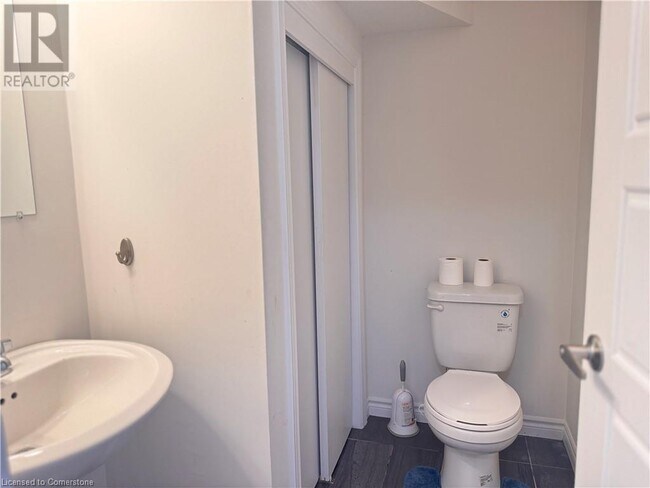 Photo du bâtiment - 1430 Highland Rd W