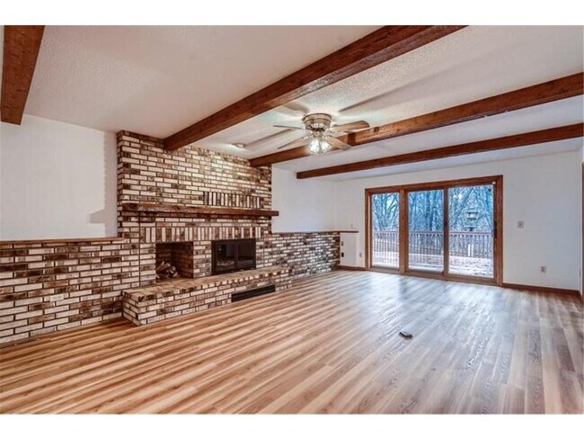 Building Photo - 460 Oak Hill Rd