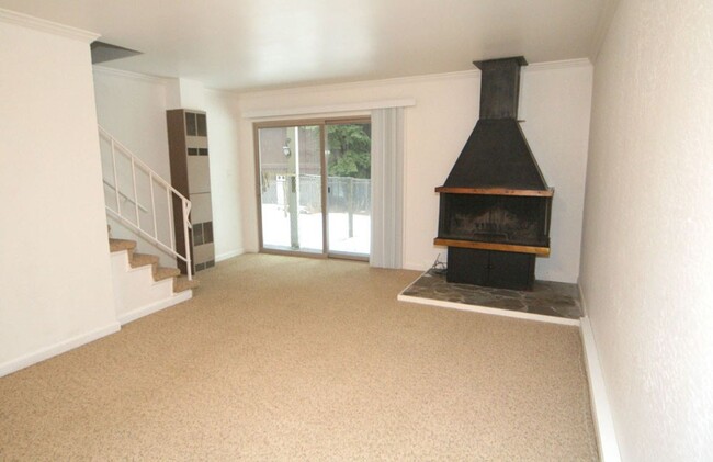 Building Photo - 817 Oriole Way