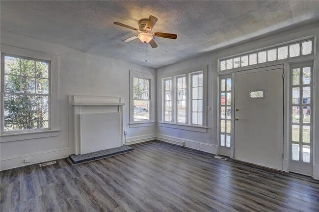 Building Photo - 1045 Crescent Ave