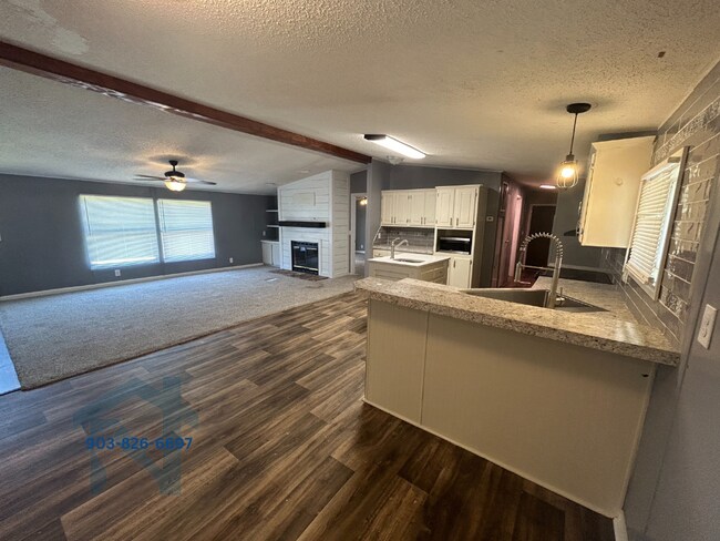 Foto del edificio - 1527 Clear Springs Rd