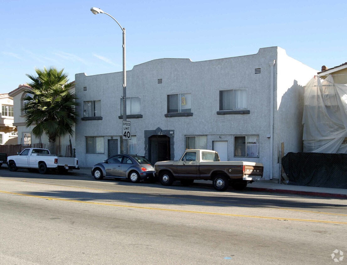 Foto principal - 1930 Cherry Ave