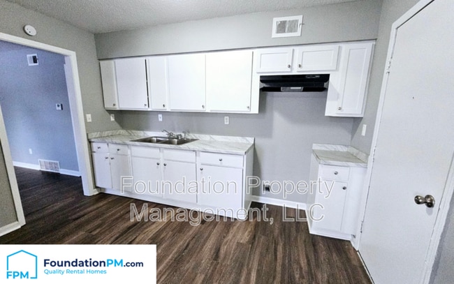 Foto del edificio - 3448 Barbwood Dr