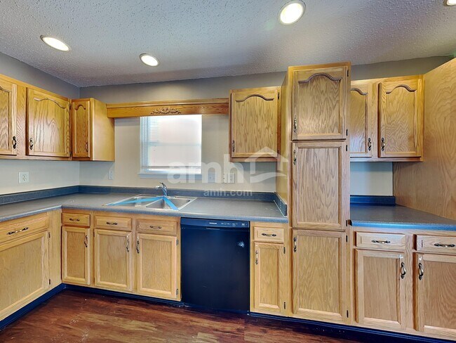 Foto del edificio - 8110 Red Barn Ct