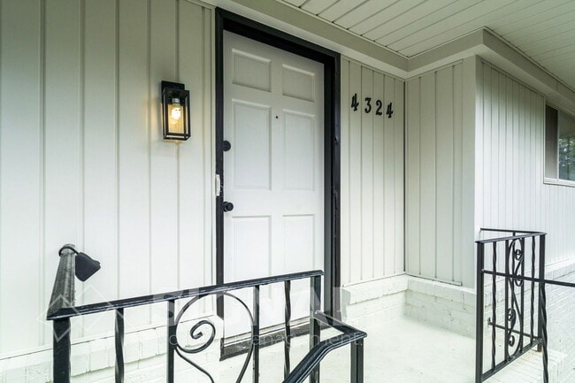 Building Photo - 4324 Warren Rd