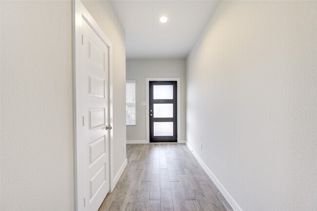 Foto del edificio - 2623 Finley Ln