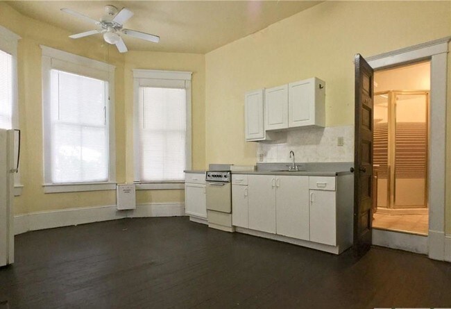 Building Photo - 122 W 36th St