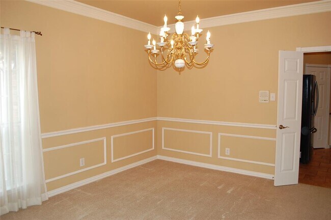 Building Photo - 1108 River Park Dr