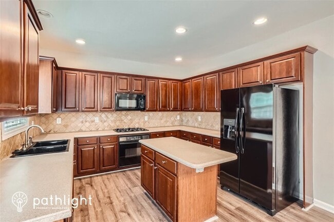 Building Photo - 3467 Benefield Place Southwest