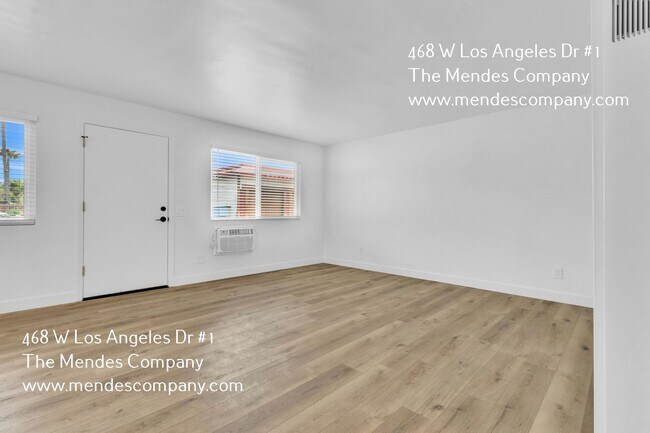 Foto del edificio - 468-72 W Los Angeles Dr