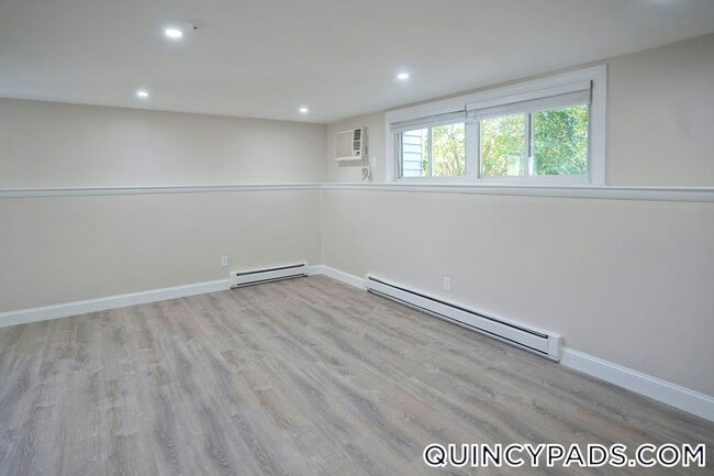 Building Photo - 71 Presidential Dr