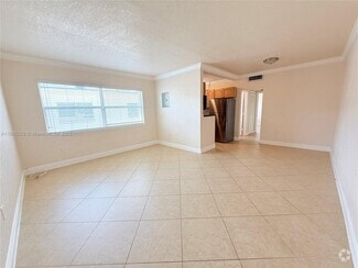 Building Photo - 865 W 39th St