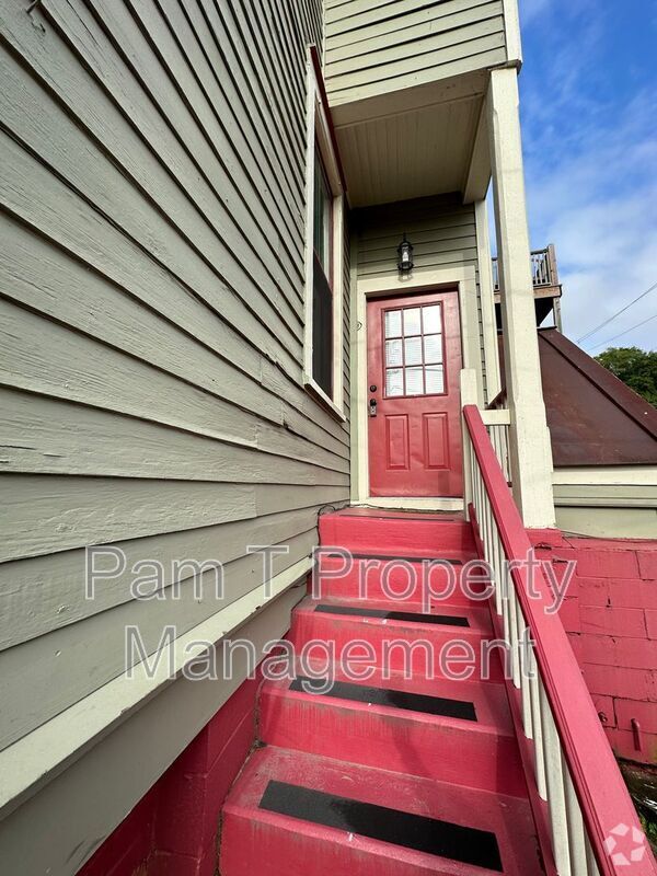 Building Photo - 124 E Henry St