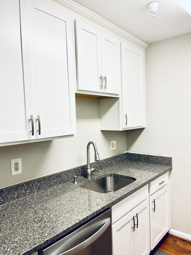 Foto del edificio - 38 White Pine Cir