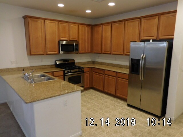 Foto del edificio - 728 Calamus Palm Pl