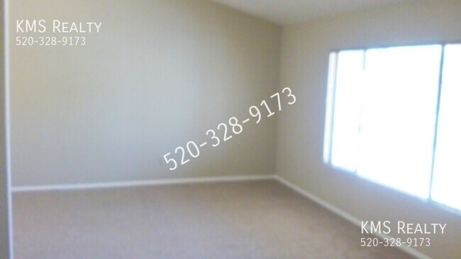 Building Photo - 5451 S Southern Oak Dr
