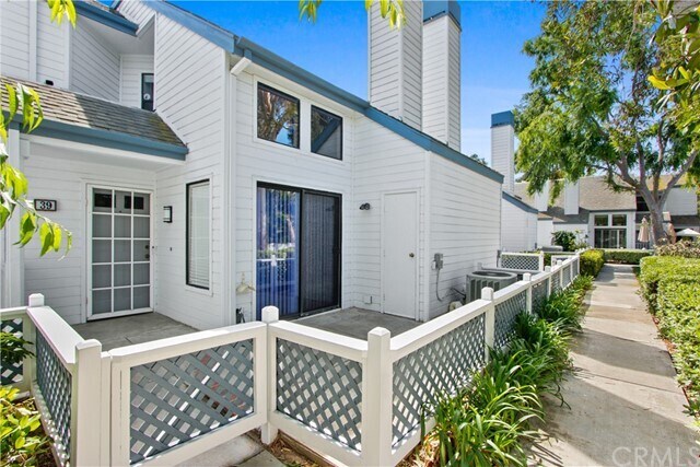 Building Photo - 39 Briarglen