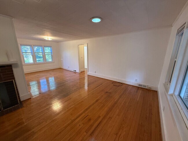 Foto del edificio - 3 Bedroom Ranch - Charming Country Living ...