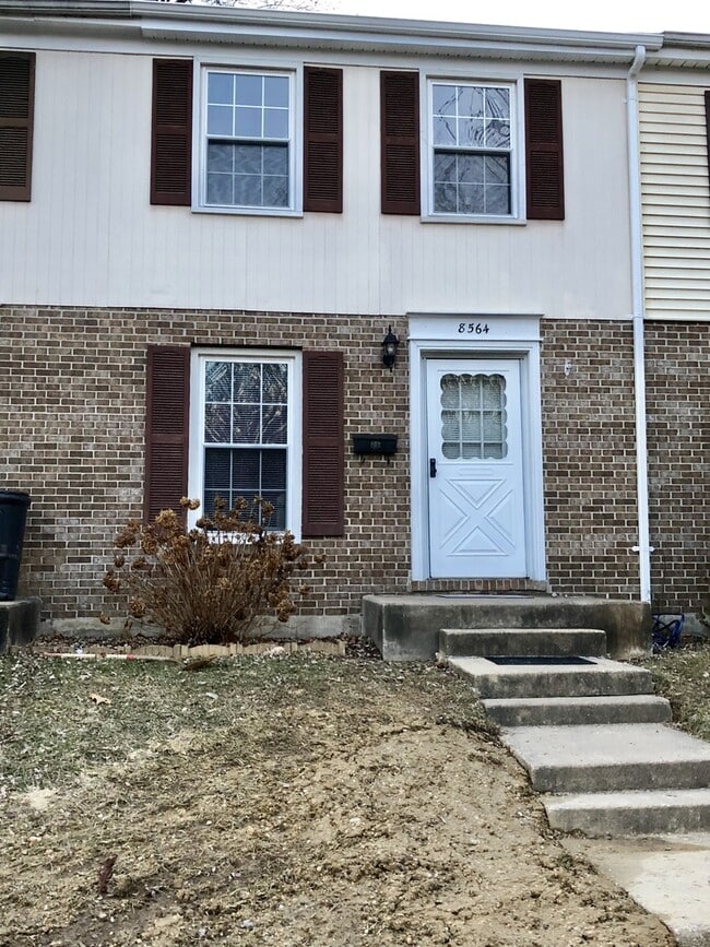Building Photo - 8564 Gradien Dr