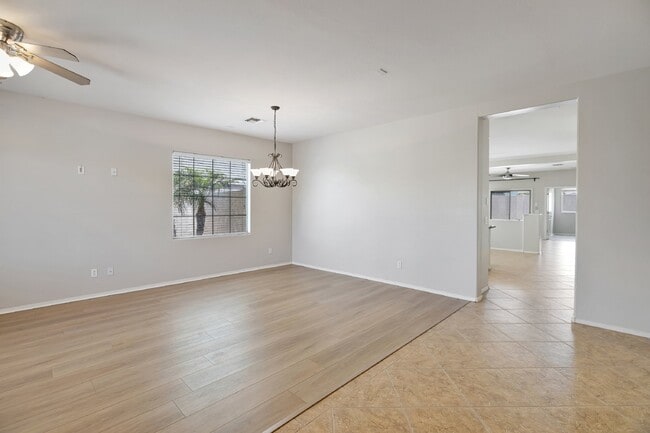 Building Photo - Lovely Seville rental on quiet street now ...