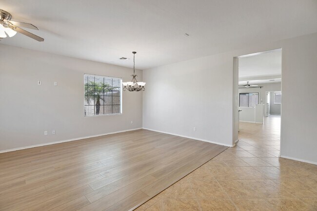Foto del edificio - Lovely Seville rental on quiet street now ...