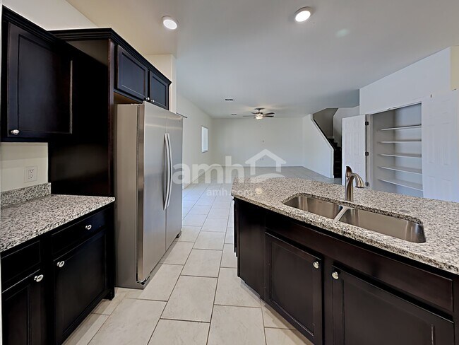 Building Photo - 12143 E Metz Drive