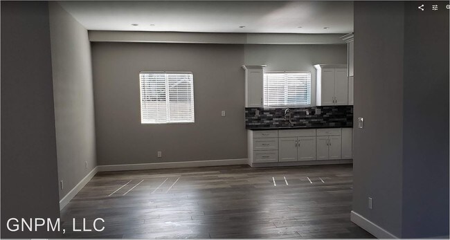 Foto del edificio - 5877 Inskeep Ave