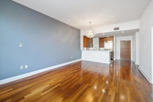 Foto del edificio - 8100 River Rd