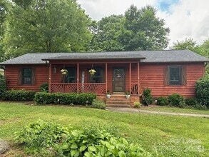 Building Photo - 317 Woodside Dr