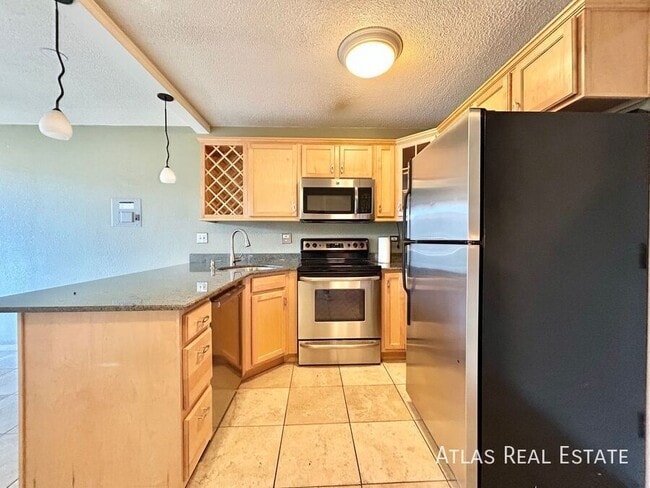 Photo - 909 Logan St House