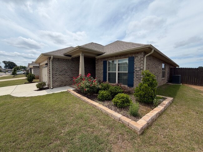 Building Photo - 202 Abercorn Dr