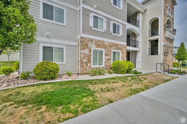 Foto del edificio - 226 W Ridge Rd