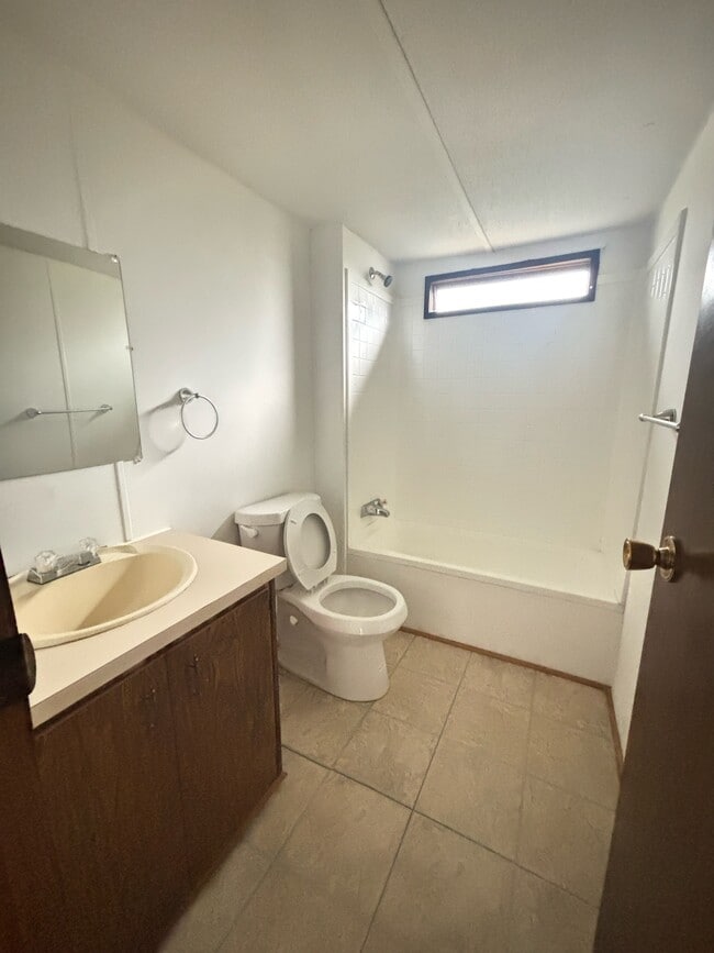 Building Photo - 108 Saxon Dr