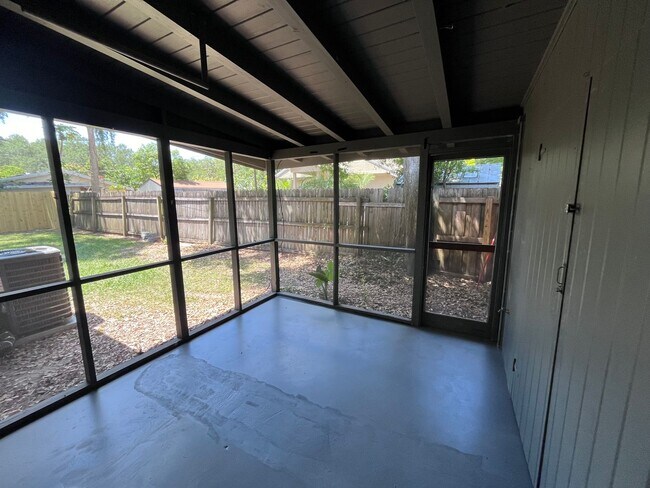 Foto del edificio - 1610 Triangle Ave