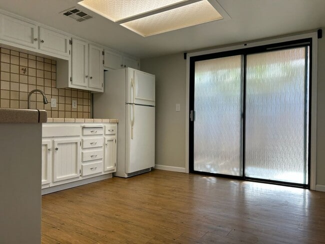 Foto del edificio - 912 W Graaf Ave