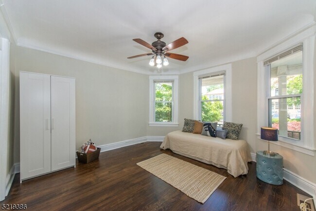 Foto del edificio - 165 Hillside Ave