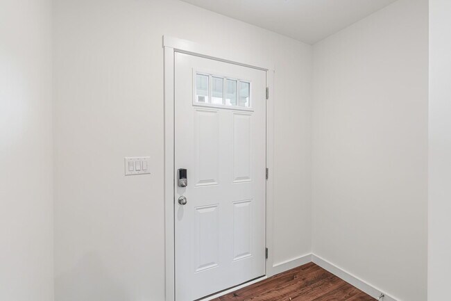 Foto del edificio - 6829 Prospect Hl Ln