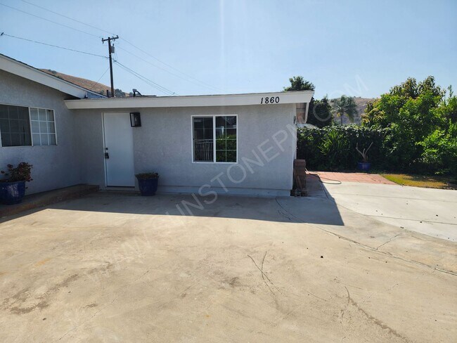 Foto del edificio - 2 Bedroom, 1 bathroom