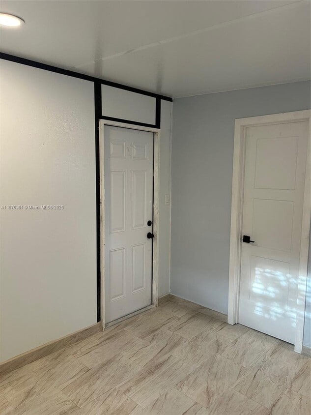 Foto principal - 3800 NW 197th St