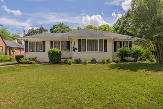 Building Photo - 1514 Crest Dr