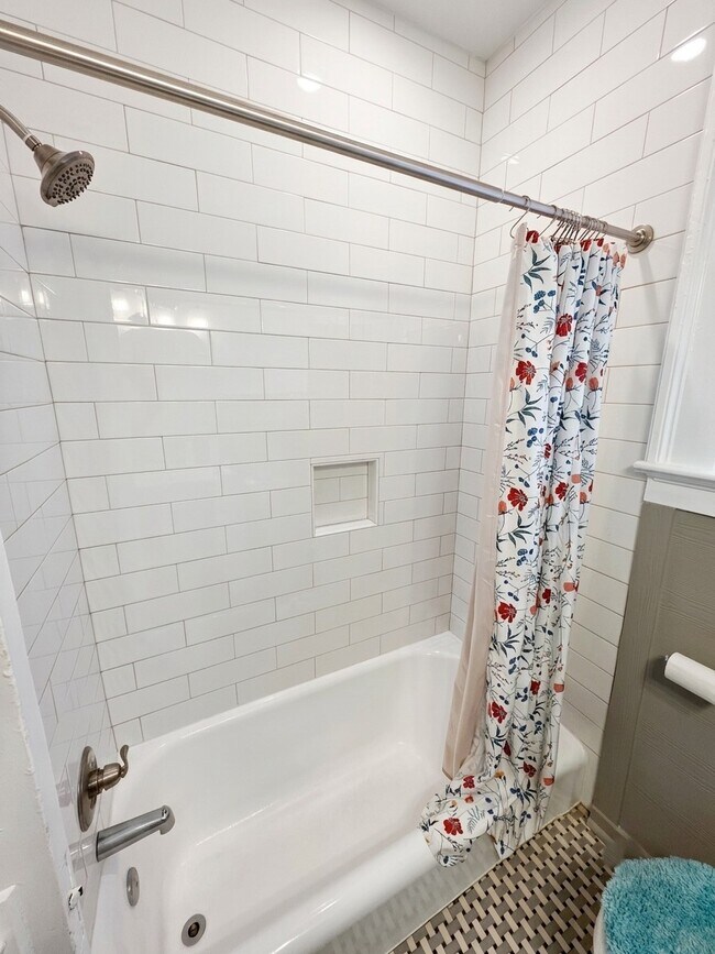Building Photo - Contemporary Cove Duplex