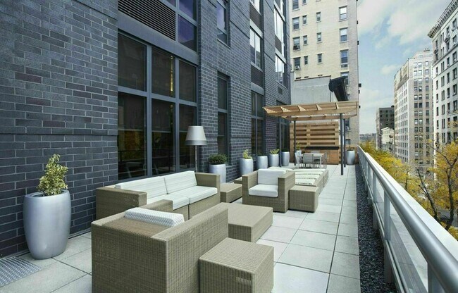Building Photo - 250 West 93rd Street